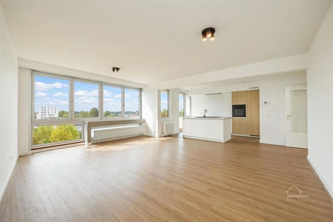 Ruim en gerenoveerd 3-slaapkamerappartement met 2 terrassen