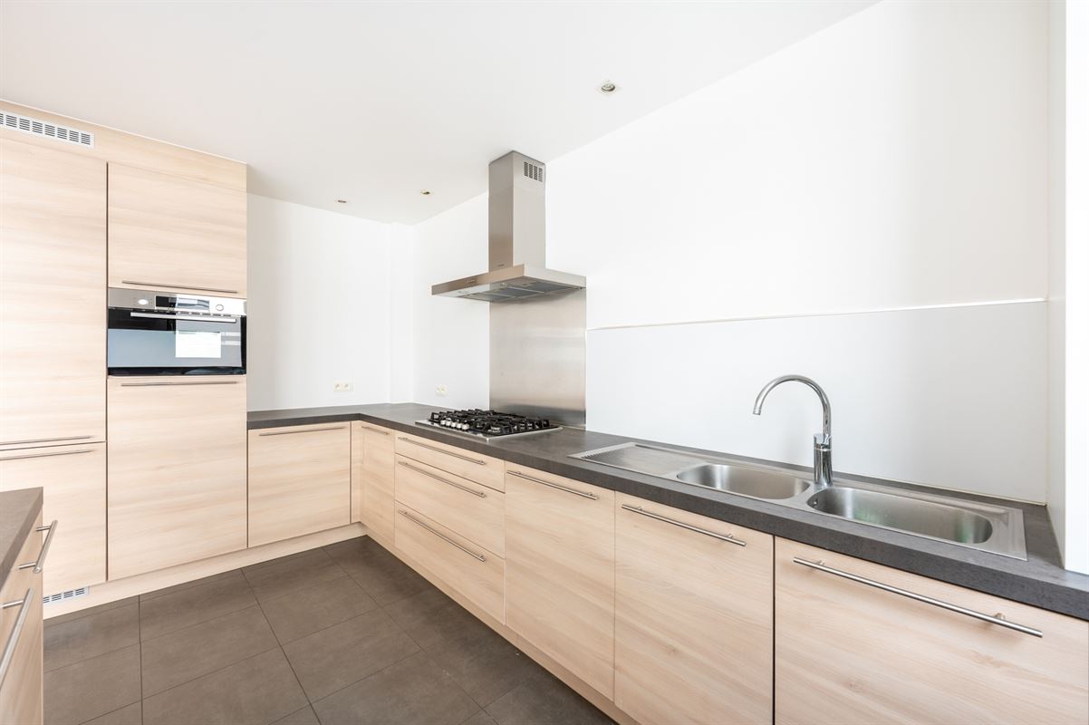 Appartement met veel lichtinval en luxe afwerking