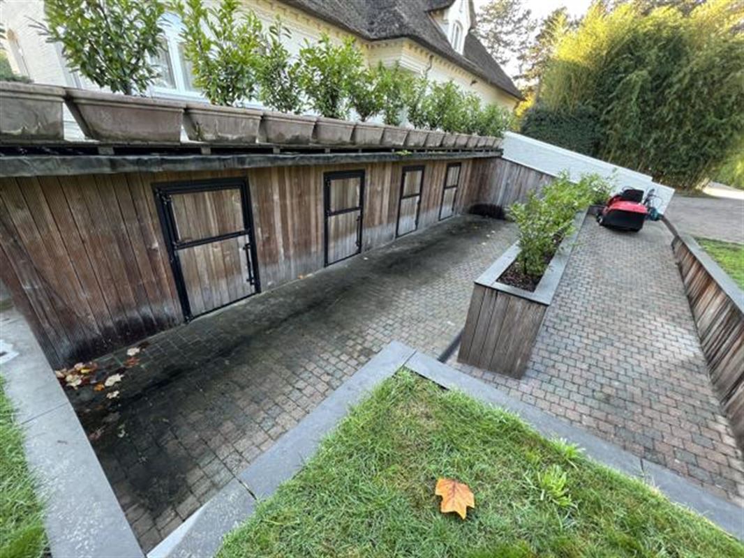 Prachtige villa met 9 slaapkamers en buitenzwembad