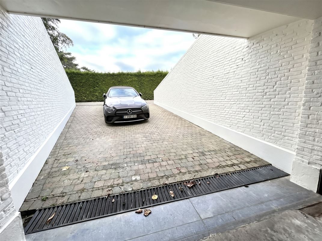 Prachtige villa met 9 slaapkamers en buitenzwembad