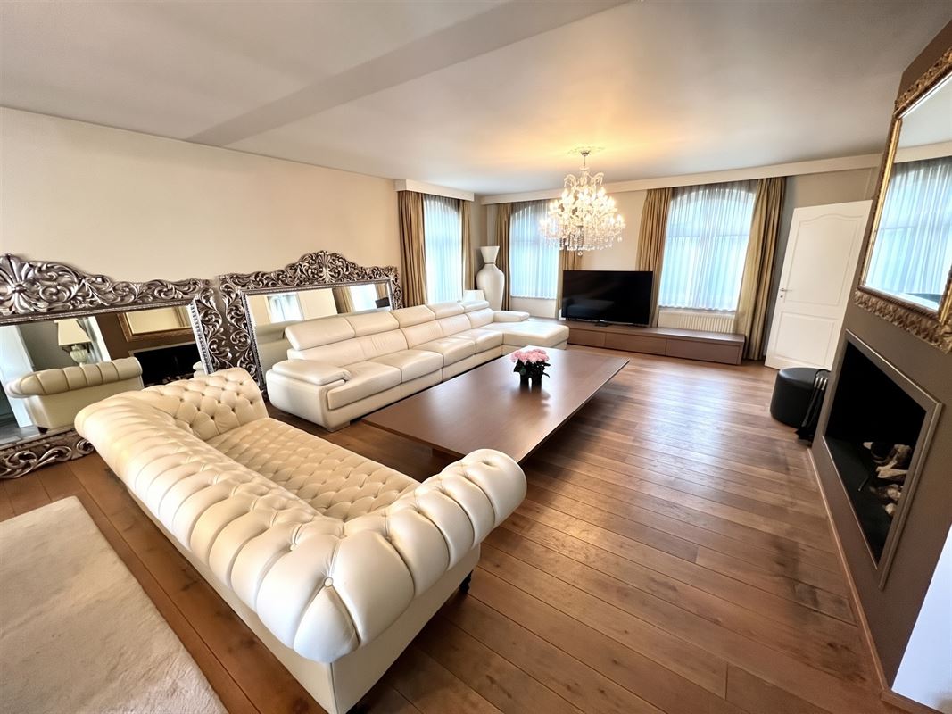 Prachtige villa met 9 slaapkamers en buitenzwembad