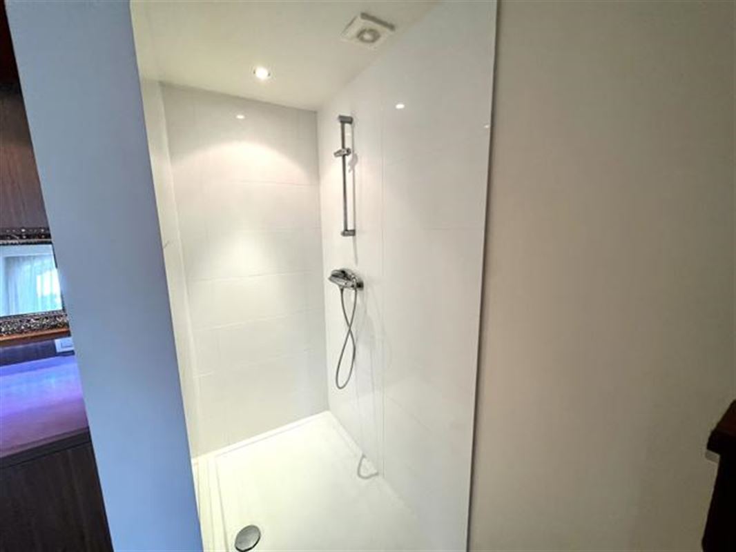 Prachtige villa met 9 slaapkamers en buitenzwembad