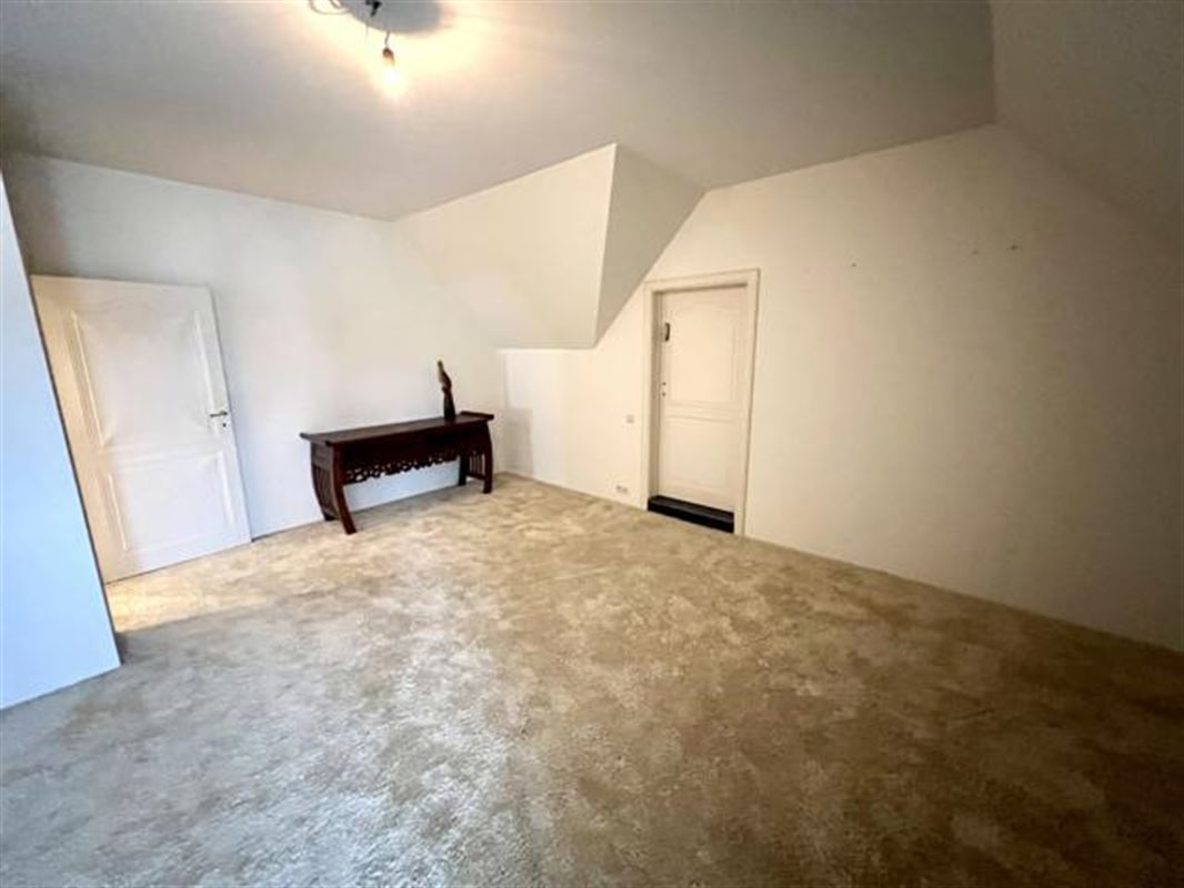 Prachtige villa met 9 slaapkamers en buitenzwembad