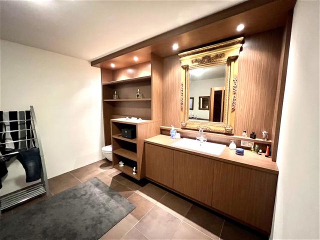 Prachtige villa met 9 slaapkamers en buitenzwembad