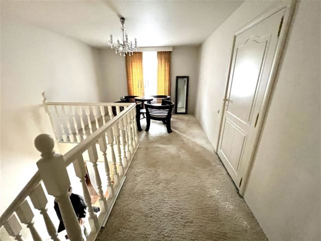 Prachtige villa met 9 slaapkamers en buitenzwembad