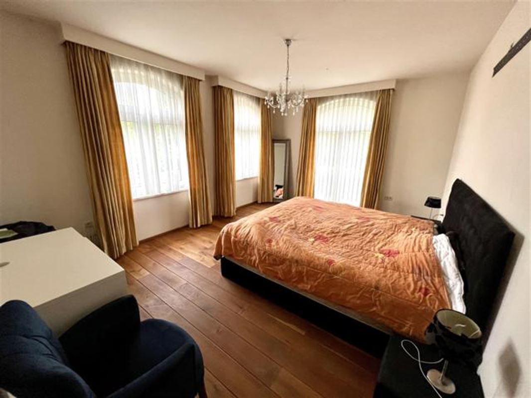 Prachtige villa met 9 slaapkamers en buitenzwembad