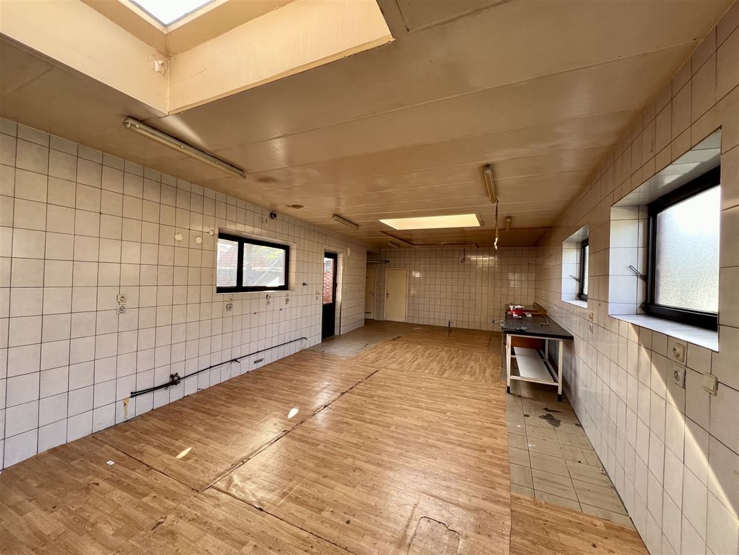 Uniek Pand van 385 m² met Onbeperkte Mogelijkheden