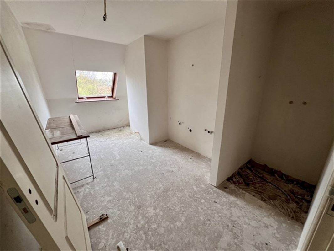 Te renoveren enorme villa