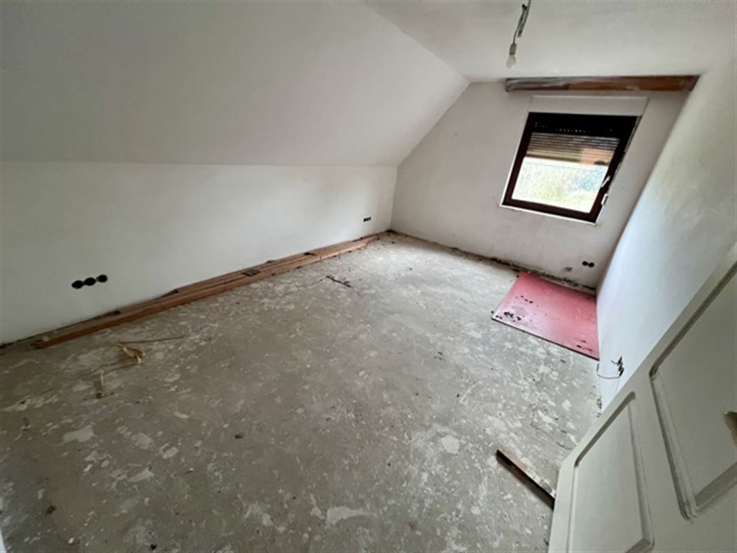 Te renoveren enorme villa