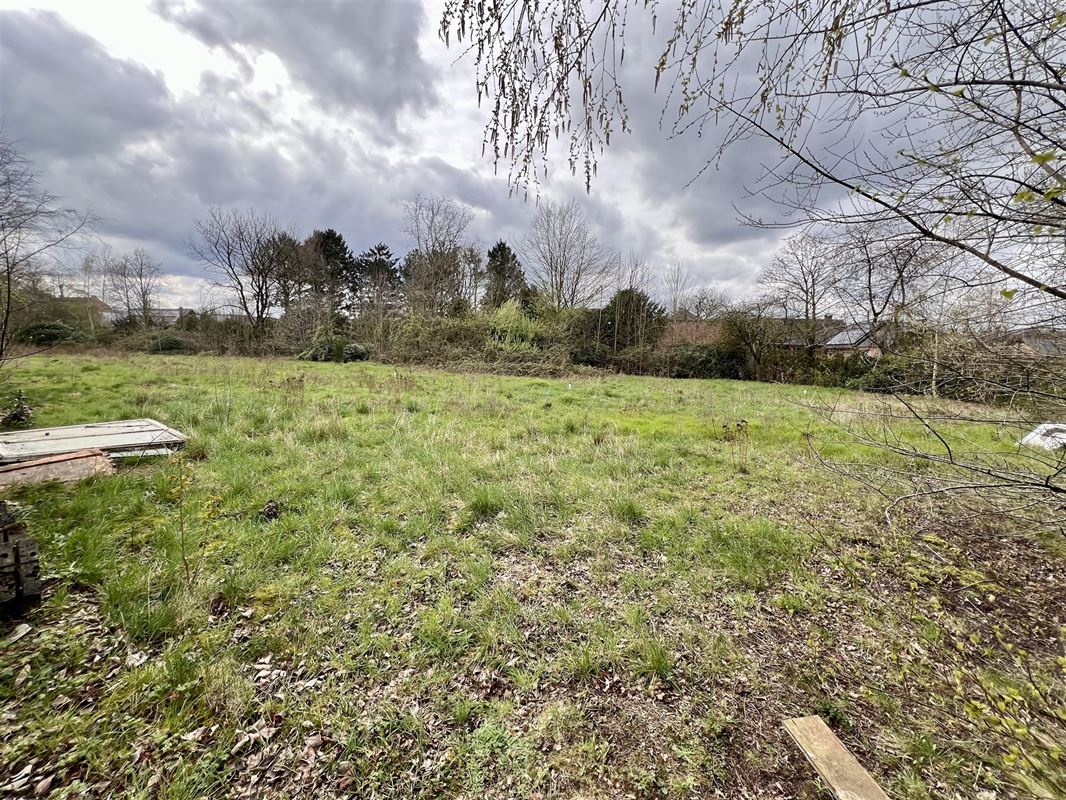 Te renoveren enorme villa