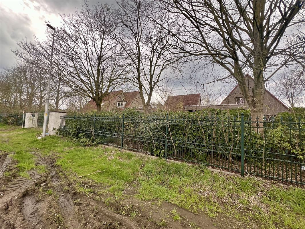 Te renoveren enorme villa