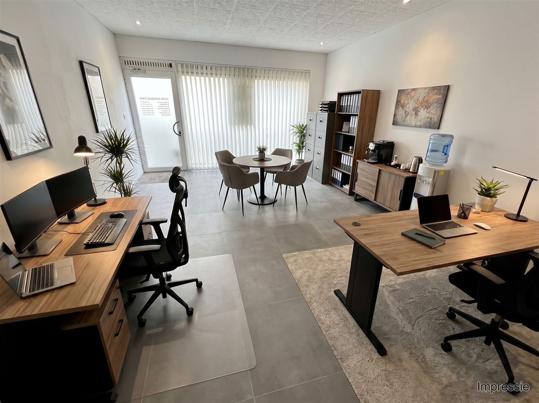 Totaal gerenoveerde (handels) woonst met duplexwoning