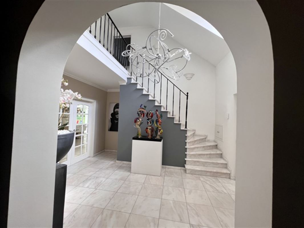 Villa met binnen en buitenzwembad