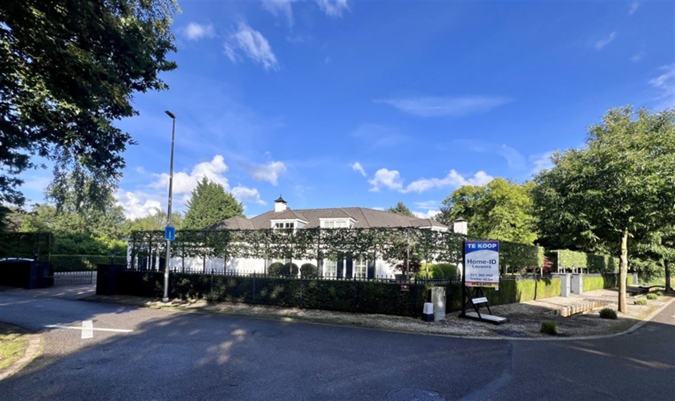 Villa met binnen en buitenzwembad