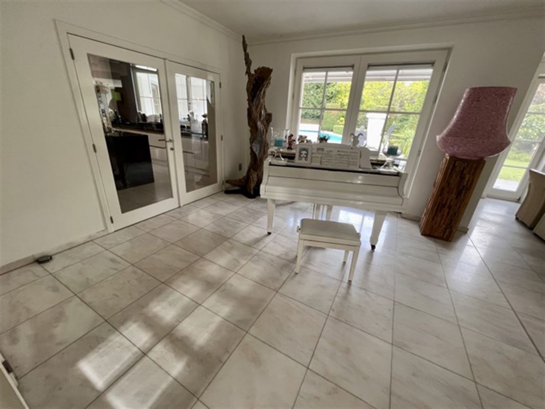 Villa met binnen en buitenzwembad