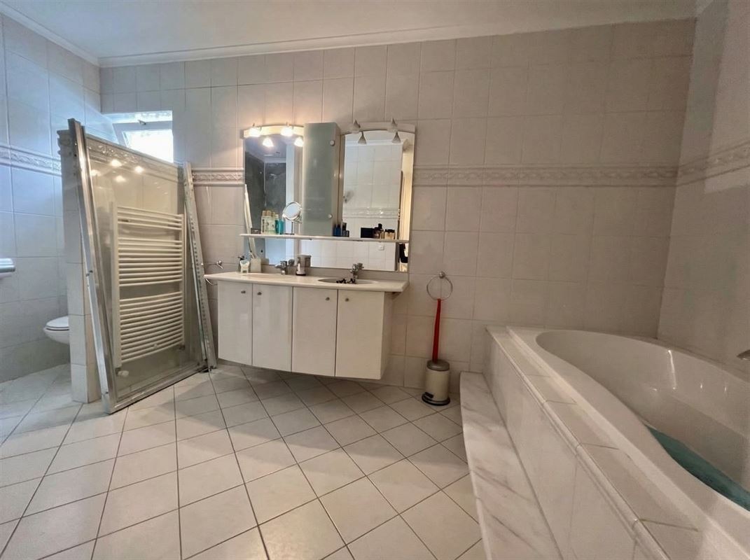 Villa met binnen en buitenzwembad