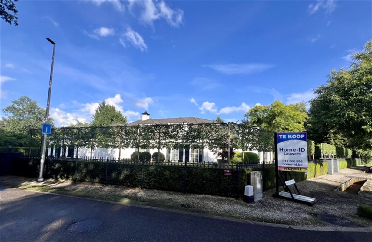 Villa met binnen en buitenzwembad