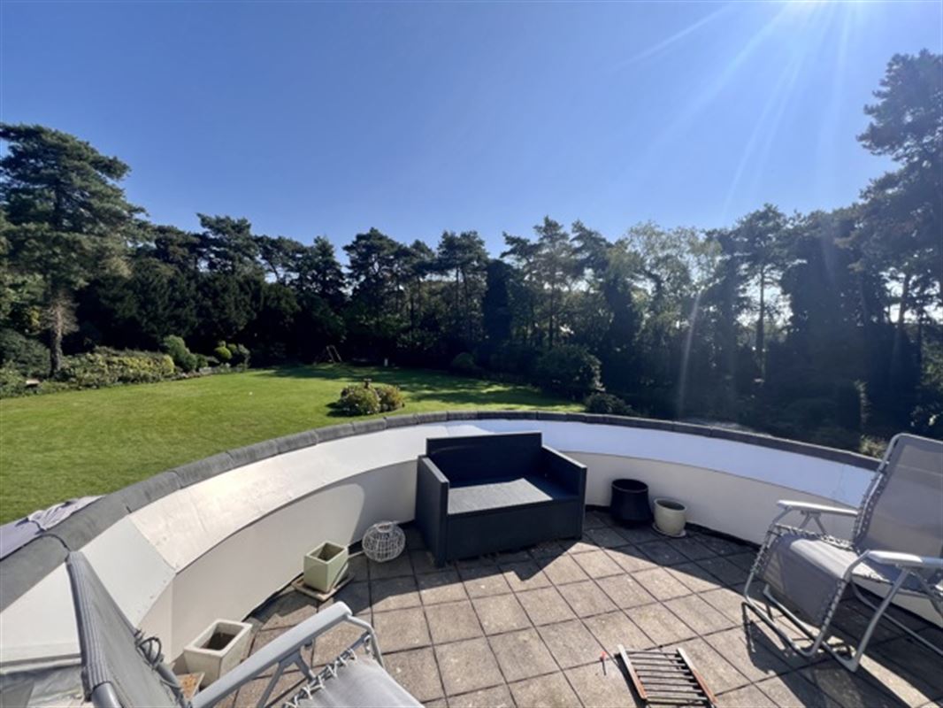 Statig landgoed met binnenzwembad op toplocatie