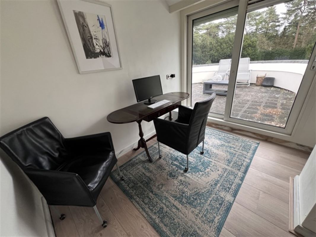 Statig landgoed met binnenzwembad op toplocatie