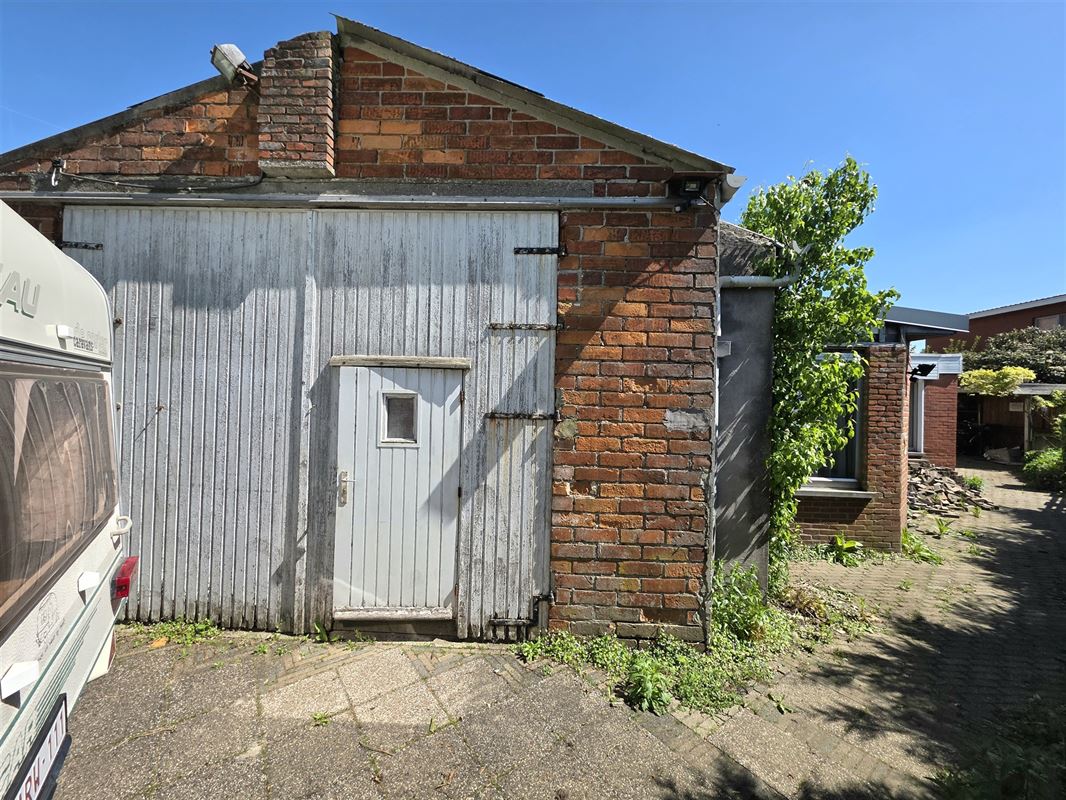 Gelijkvloers op te frissen pareltje te koop in Baarle-Hertog