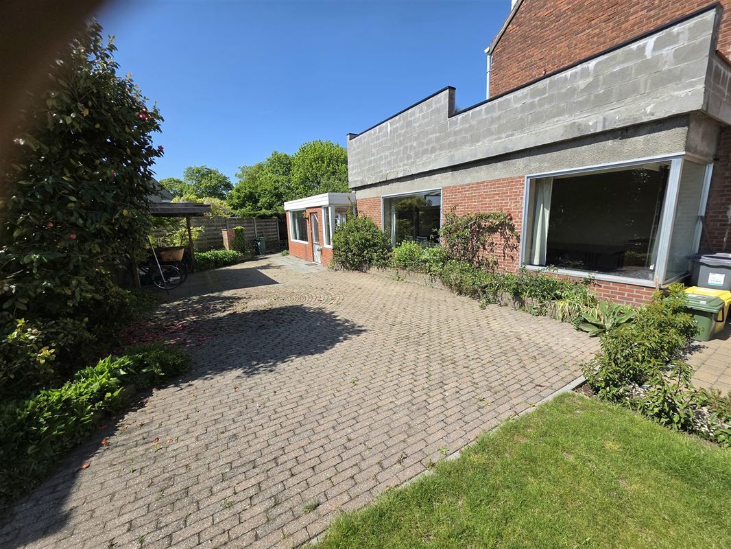 Gelijkvloers op te frissen pareltje te koop in Baarle-Hertog