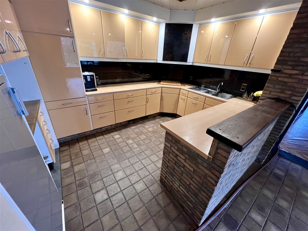 Gelijkvloers op te frissen pareltje te koop in Baarle-Hertog