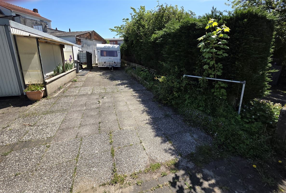 Gelijkvloers op te frissen pareltje te koop in Baarle-Hertog