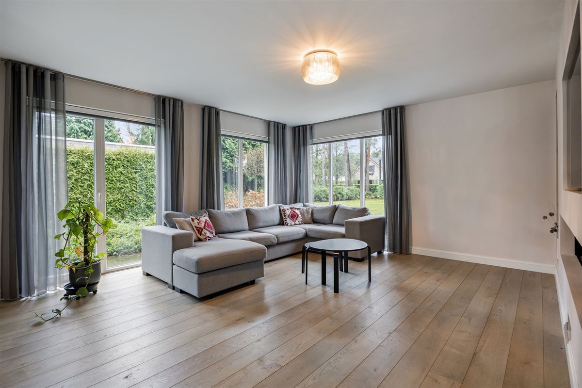 Bij NL grens residentiële villa met zwembad op 1.770 m² 