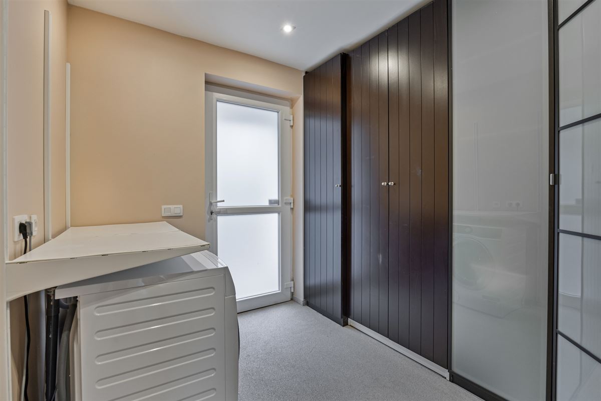 Bij NL grens residentiële villa met zwembad op 1.770 m²