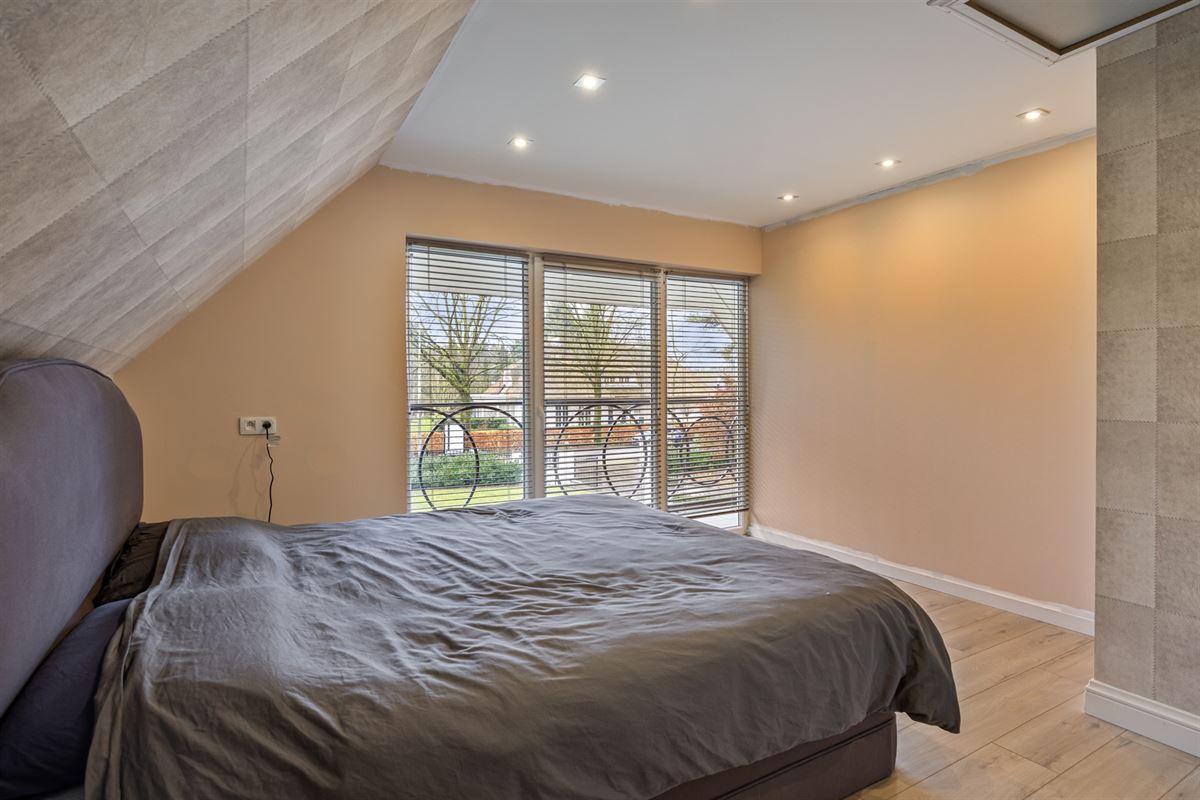 Bij NL grens residentiële villa met zwembad op 1.770 m² 