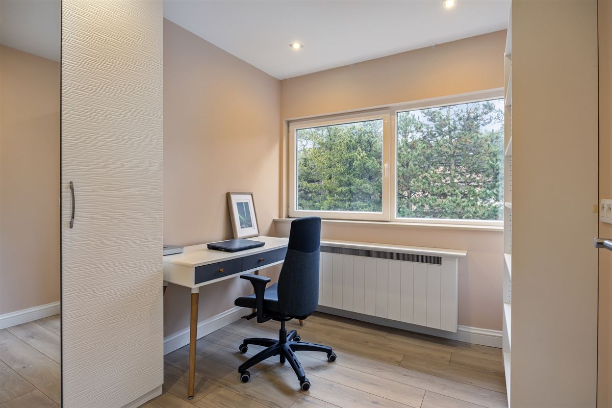 Bij NL grens residentiële villa met zwembad op 1.770 m²