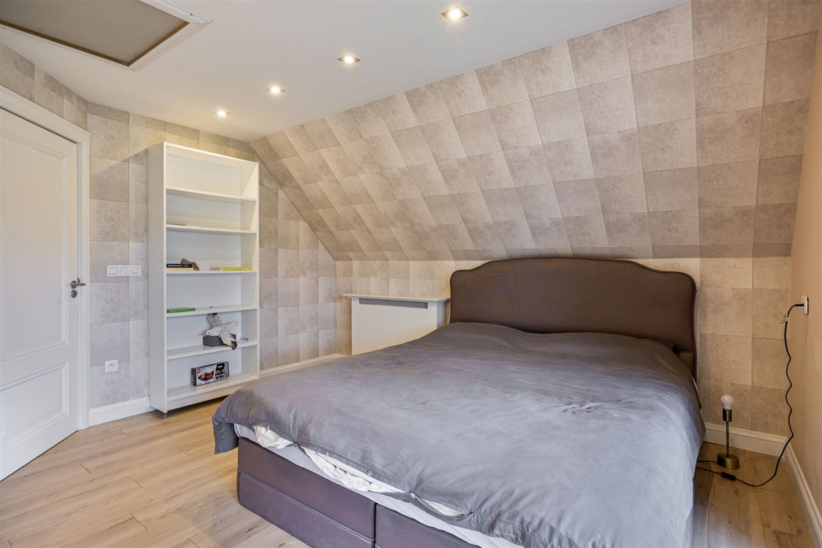 Bij NL grens residentiële villa met zwembad op 1.770 m²