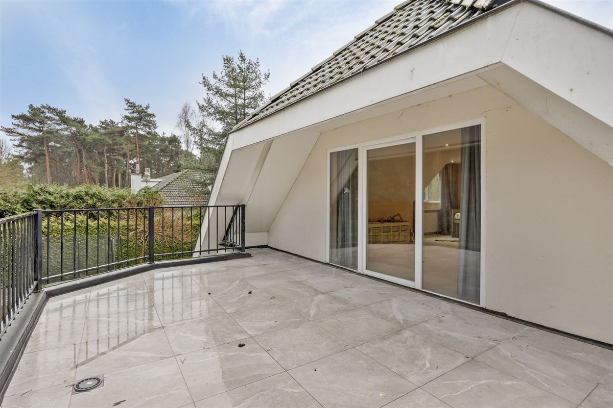 Bij NL grens residentiële villa met zwembad op 1.770 m² 