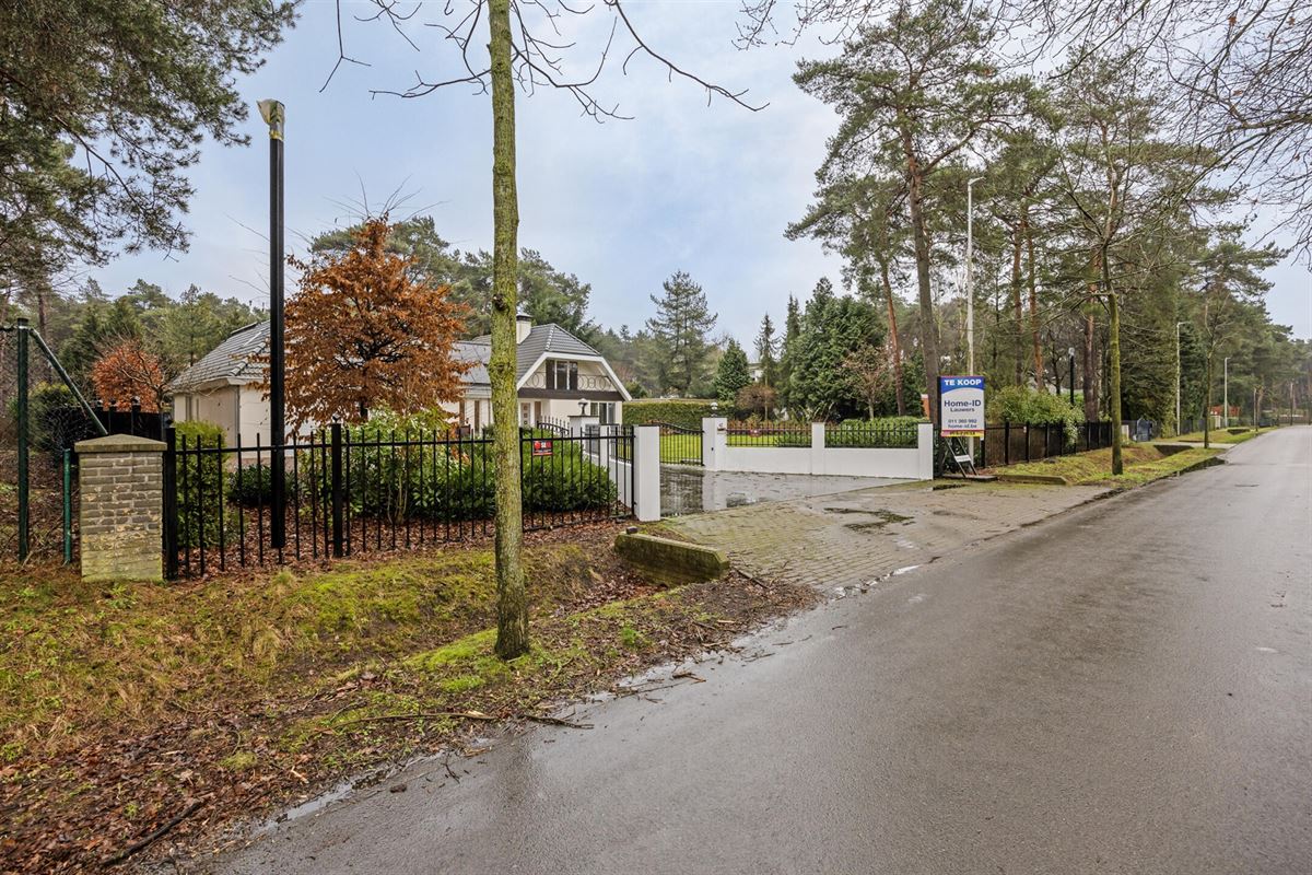 Bij NL grens residentiële villa met zwembad op 1.770 m²