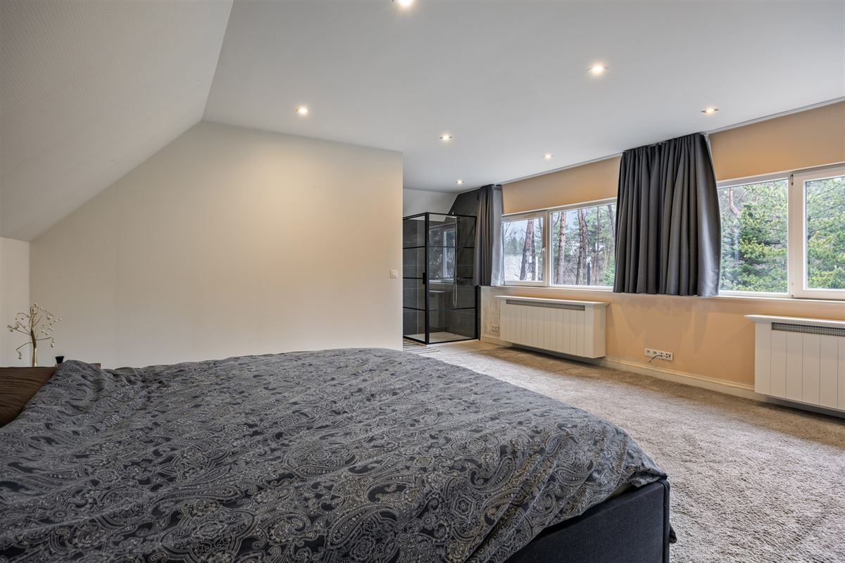 Bij NL grens residentiële villa met zwembad op 1.770 m² 
