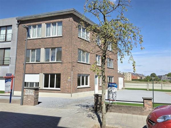 Ruim en Instapklaar Gelijkvloers Appartement in het Centrum 
