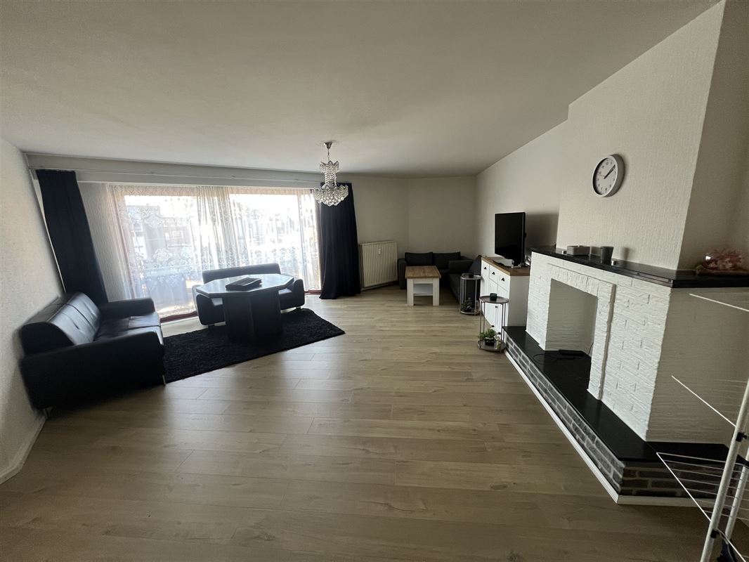 Ruim, comfortabel appartement met garage.