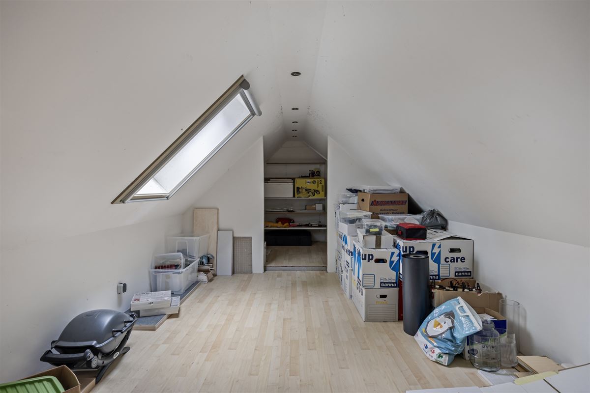 Bij NL grens residentiële villa met zwembad op 1.770 m²