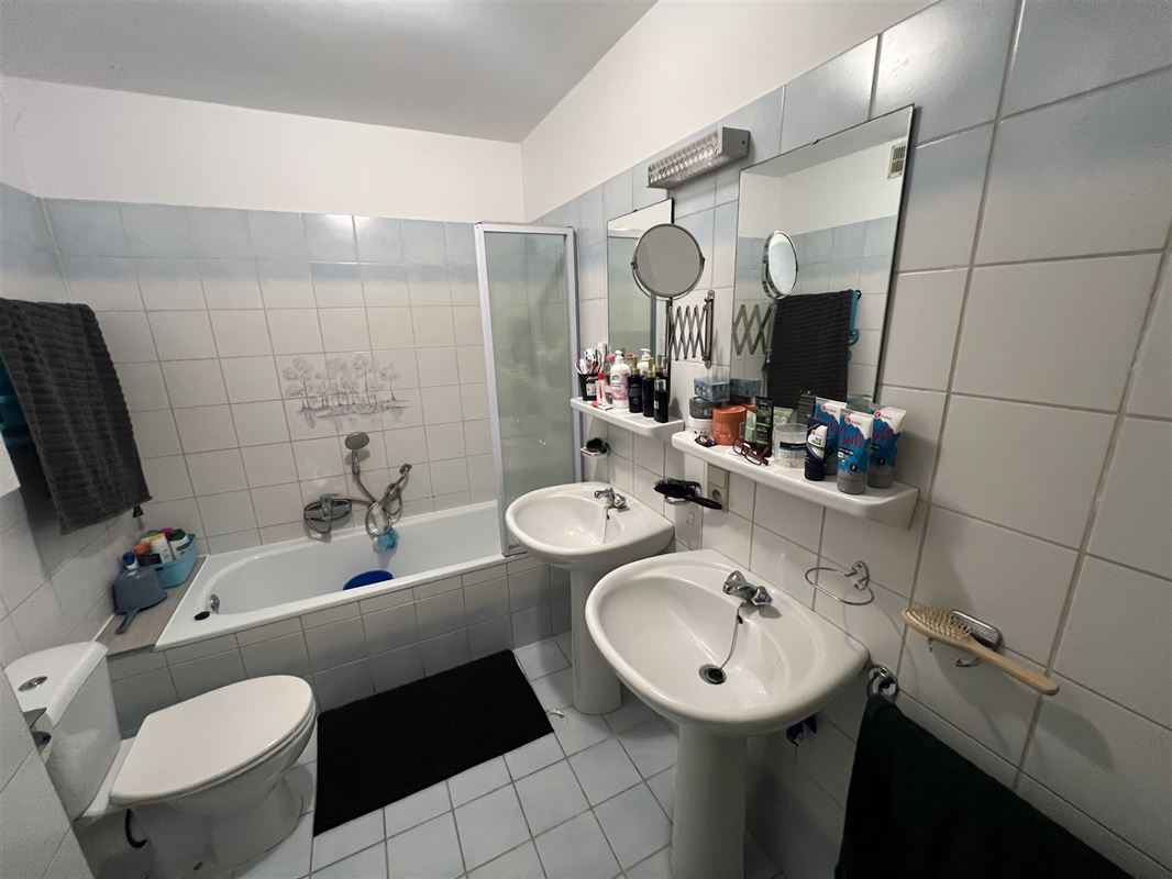 Ruim, comfortabel appartement met garage.