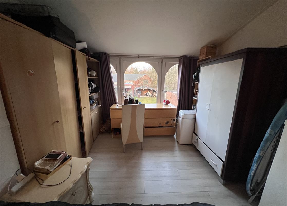 Enorme gezinswoning op 463 m² met 4 à 5 slpks en 2 badk.