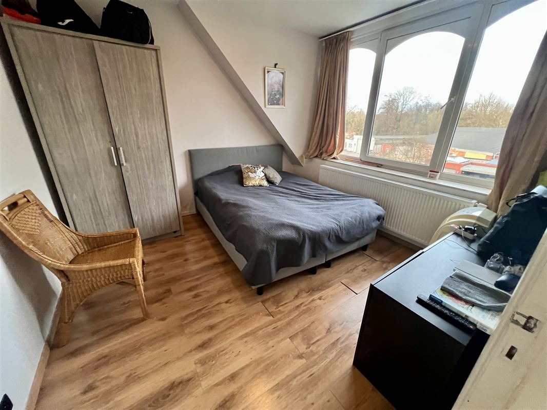 Enorme gezinswoning op 463 m² met 4 à 5 slpks en 2 badk.