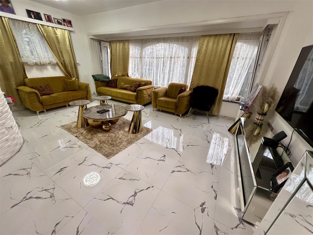 Enorme gezinswoning op 463 m² met 4 à 5 slpks en 2 badk.