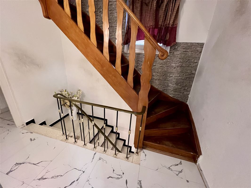 Enorme gezinswoning op 463 m² met 4 à 5 slpks en 2 badk.