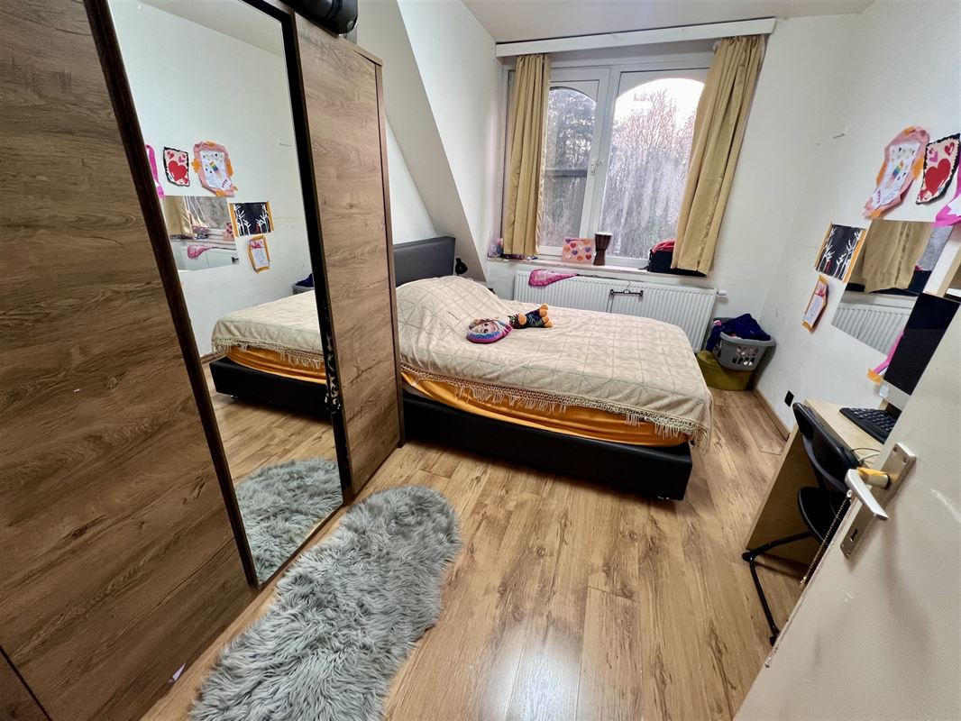 Enorme gezinswoning op 463 m² met 4 à 5 slpks en 2 badk.