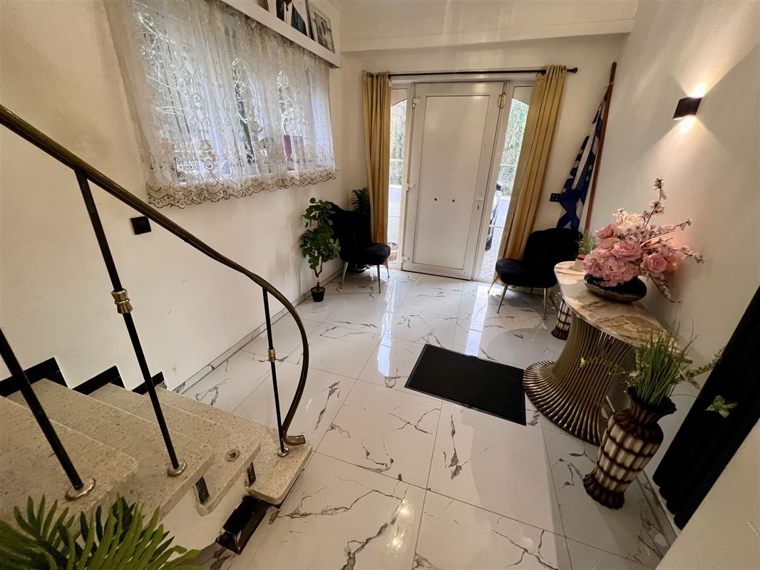 Enorme gezinswoning op 463 m² met 4 à 5 slpks en 2 badk.