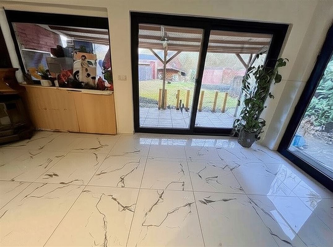 Enorme gezinswoning op 463 m² met 4 à 5 slpks en 2 badk.
