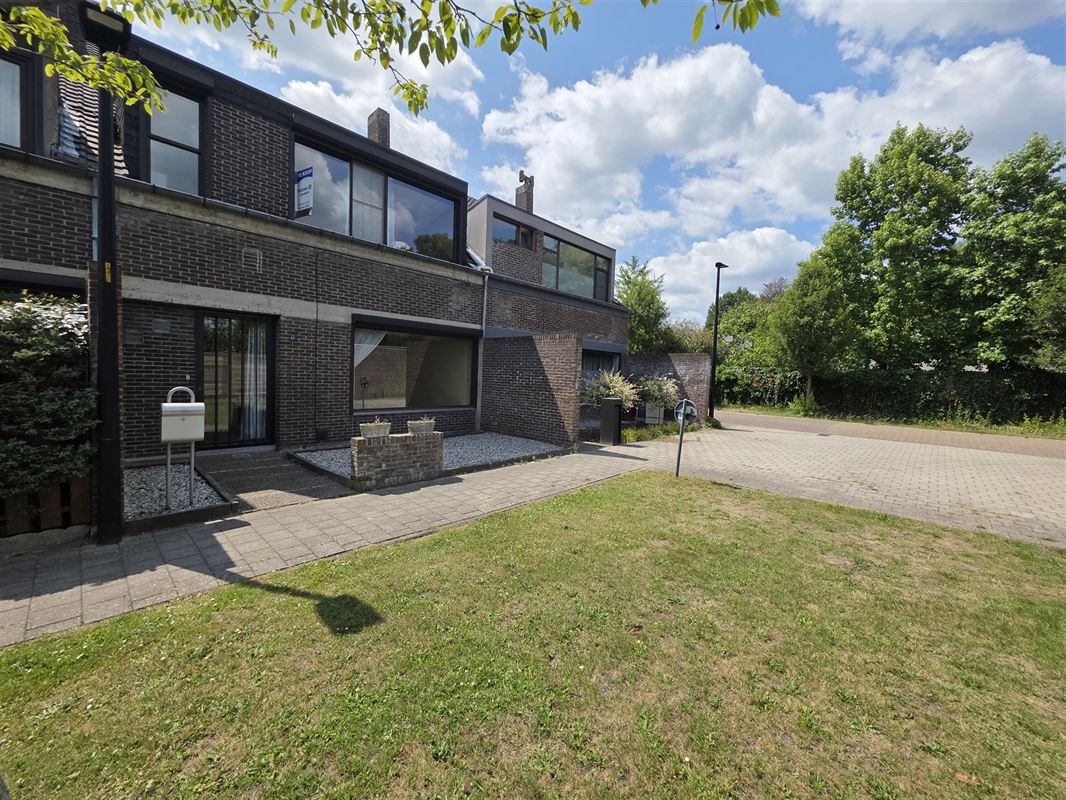 Knappe gezinswoning met 4 à 5 slpks, garage en tuin