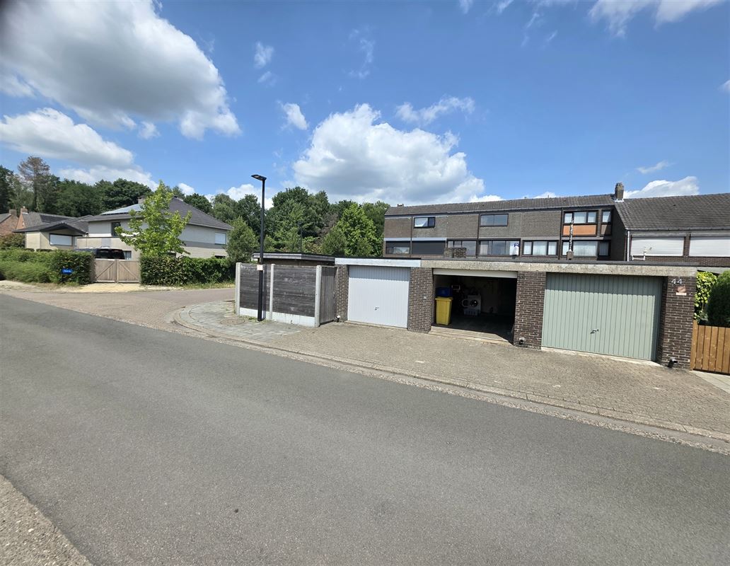 Knappe gezinswoning met 4 à 5 slpks, garage en tuin