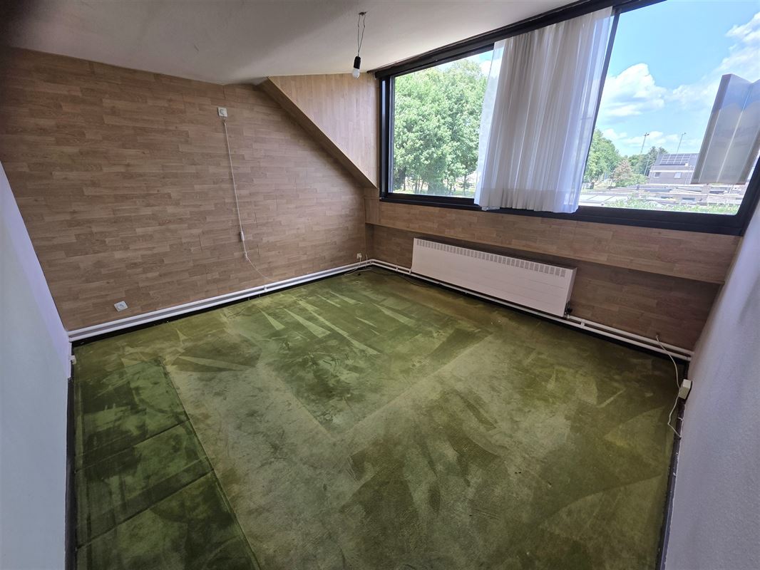 Knappe gezinswoning met 4 à 5 slpks, garage en tuin