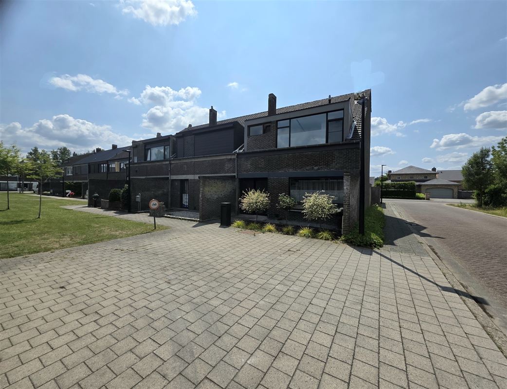 Knappe gezinswoning met 4 à 5 slpks, garage en tuin